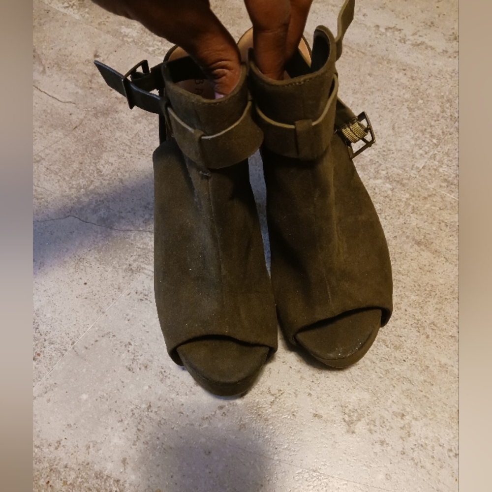 Open toe heels
